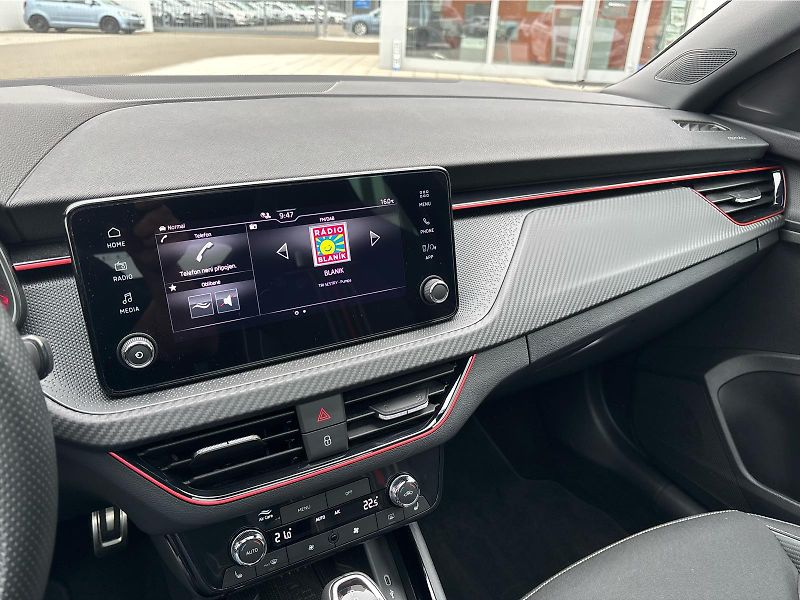 Škoda Scala 1,0 TSI 85 kW MONTE CARLO DSG - fotka 15 z 30