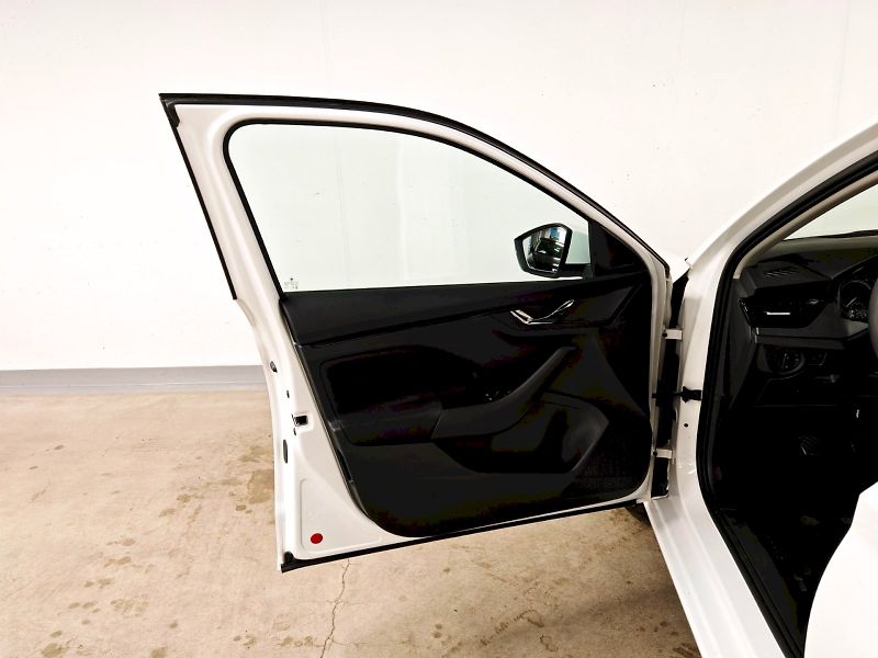 Škoda Scala (2023) 1.5 TSI 110 kW Ambition - fotka 14 z 23