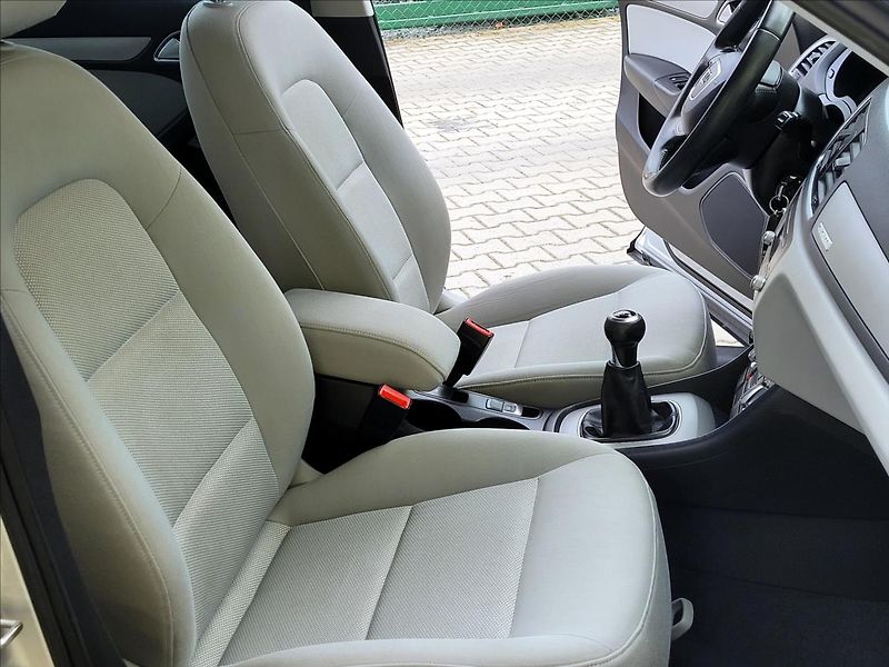 Audi Q3 2,0 TFSi Quattro SERV.KNÍŽKA - fotka 29 z 47