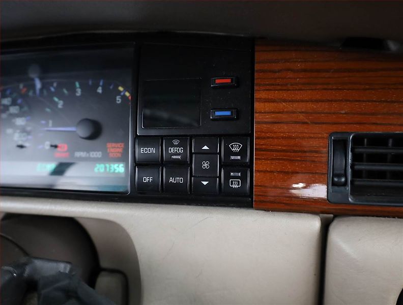 Cadillac Seville (1993) 4.9 V8, Automat, Eko.zaplacen - fotka 15 z 19