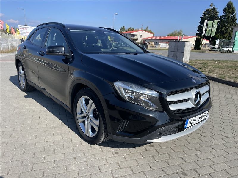 Mercedes-Benz GLA 2,2 CDi 100kw Panorama bez kor - fotka 6 z 36