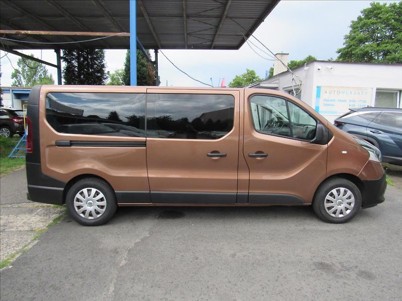 Renault Trafic 1,6 dCi 125 8 míst - fotka 8 z 27