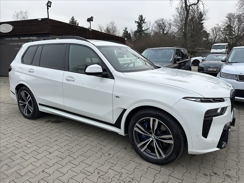 BMW X7 40d Msport Xdrive - fotka 4 z 43