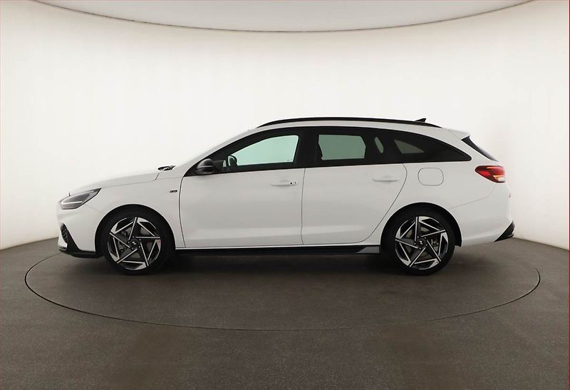 Hyundai i30 (2025) 1.5 T-GDI MHEV 48V, N-LINE - fotka 3 z 21