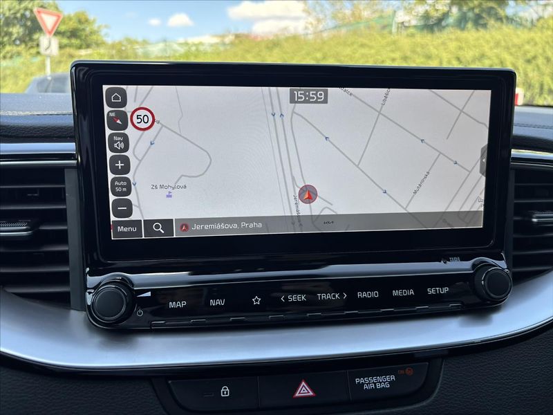 Kia Ceed 1,5 AT GT Line ZÁRUKA TÁŽNÉ - fotka 20 z 47