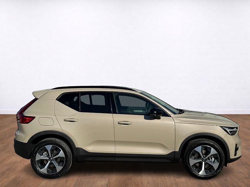 Volvo XC40 (2026) ULTRA B4, 360°, PANORAMA - fotka 5 z 23