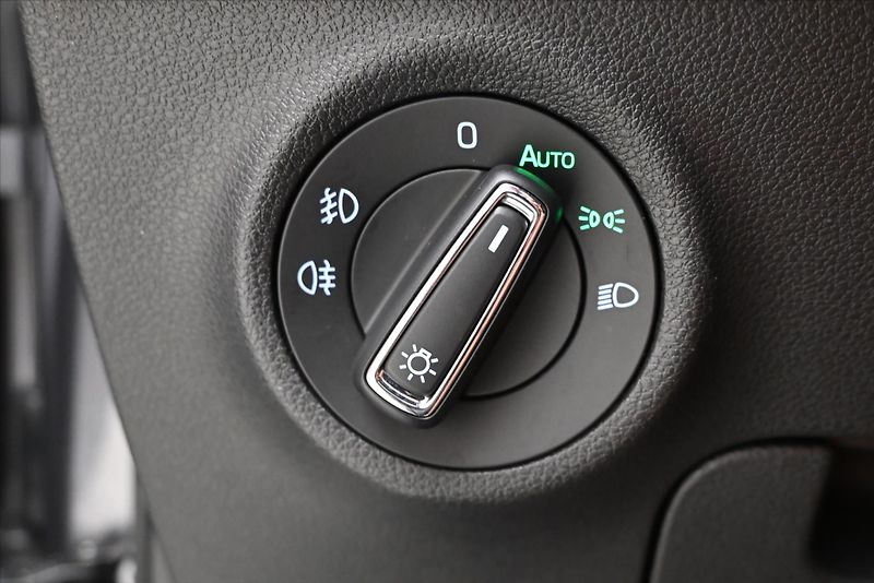 Škoda Karoq 2,0 TDI 110kW DSG 4x4 STYLE Zá - fotka 26 z 32