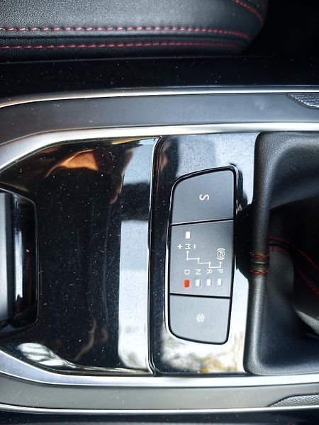 Peugeot 308 (2018) - fotka 20 z 21