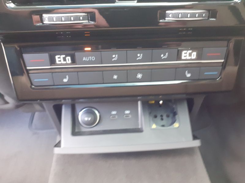 Volkswagen Touareg (2023) 3.0 V 6 TDi R-Line - fotka 36 z 50