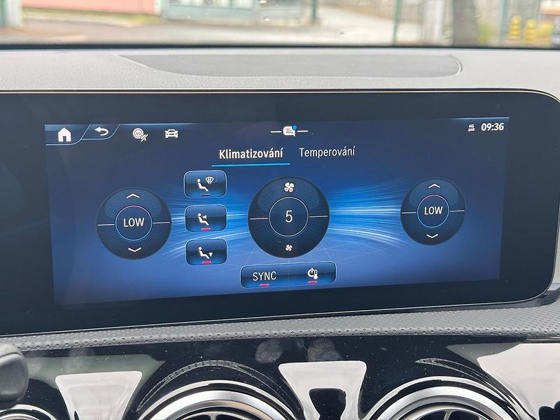Mercedes-Benz Třídy A A 250 e AMG Premium paket demo - fotka 27 z 33