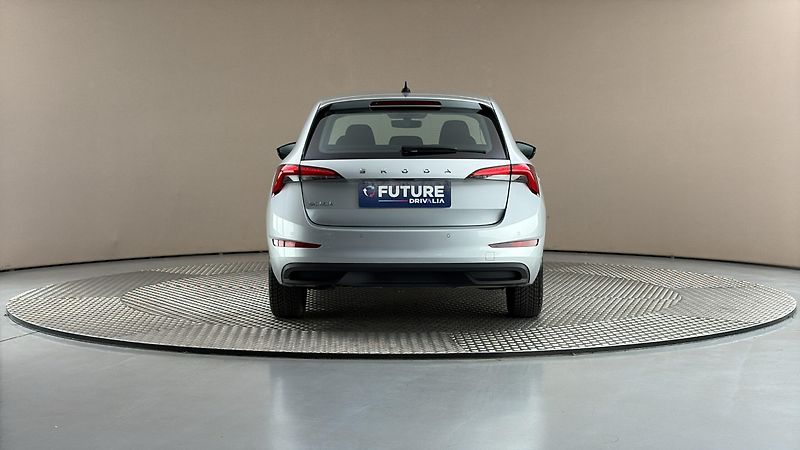 Škoda Scala 1.0 TSI Ambition - fotka 5 z 23