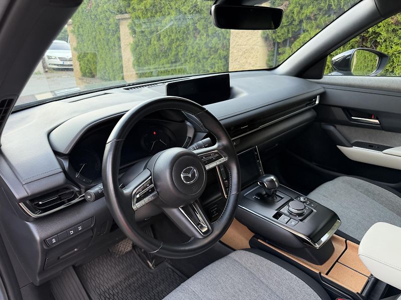 Mazda MX-30 EXLUSIVE-NAVI-tepelné čerpadlo - fotka 13 z 26