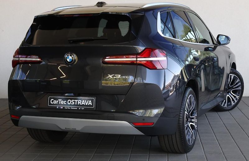 BMW X3 xDrive20d - fotka 3 z 17