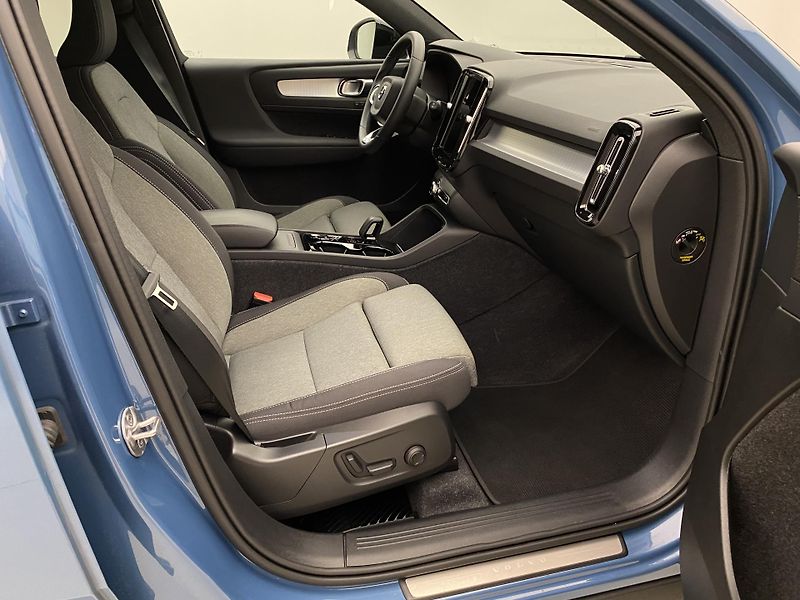 Volvo XC40 B4 DARK PLUS AUT  - fotka 24 z 56