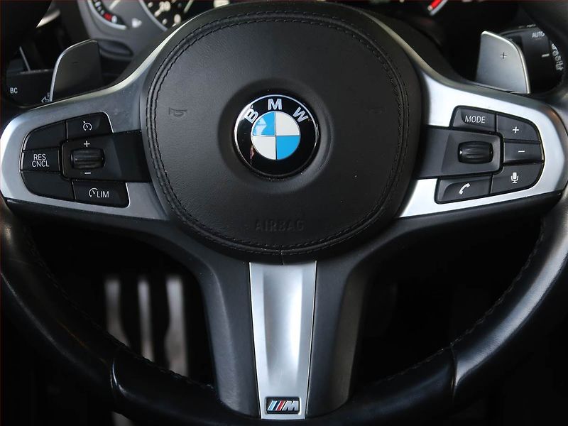 BMW Řada 5 (2020) 530i xDrive - fotka 19 z 25