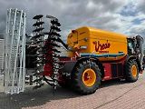 V neděli začíná veletrh Techagro na brněnském výstavišti. Vystavovatelé už tam přivážejí velké stroje. Foto: BVV