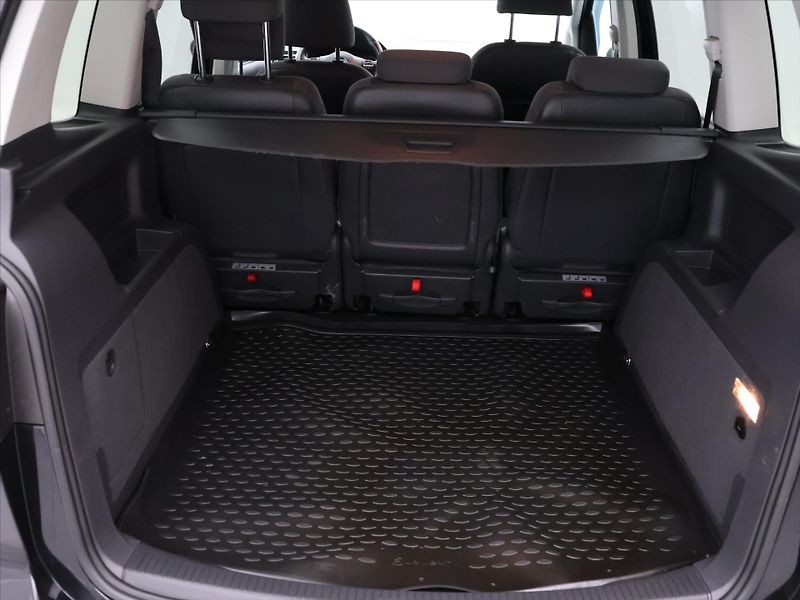 Volkswagen Touran 2,0 TDI 103kW Comfortline Klim - fotka 10 z 26