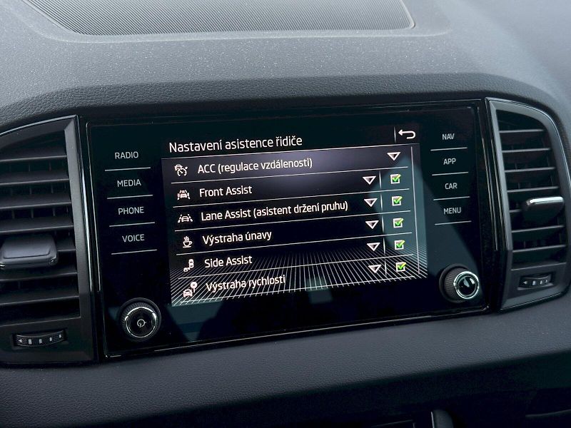 Škoda Karoq (2025) 1.5 TSI 110 kW DSG SportLine - fotka 22 z 27