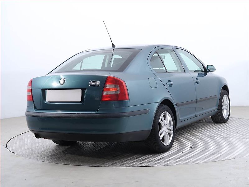 Škoda Octavia (2004) 1.6, nová STK, udržované - fotka 5 z 15
