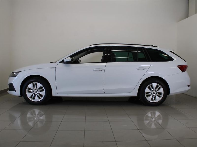 Škoda Octavia 2,0 TDi MT Ambition 67tkm. ČR - fotka 5 z 21