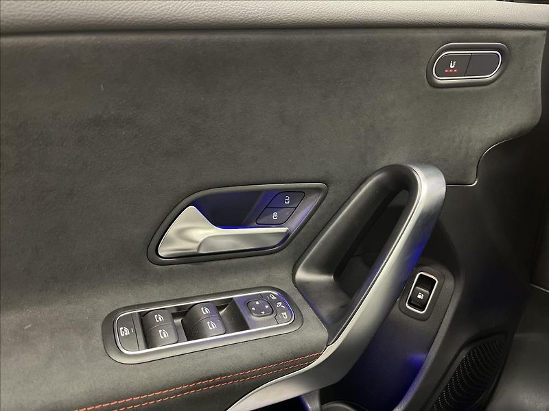 Mercedes-Benz Třídy A 250e s hybridní technologií EQ - fotka 12 z 22