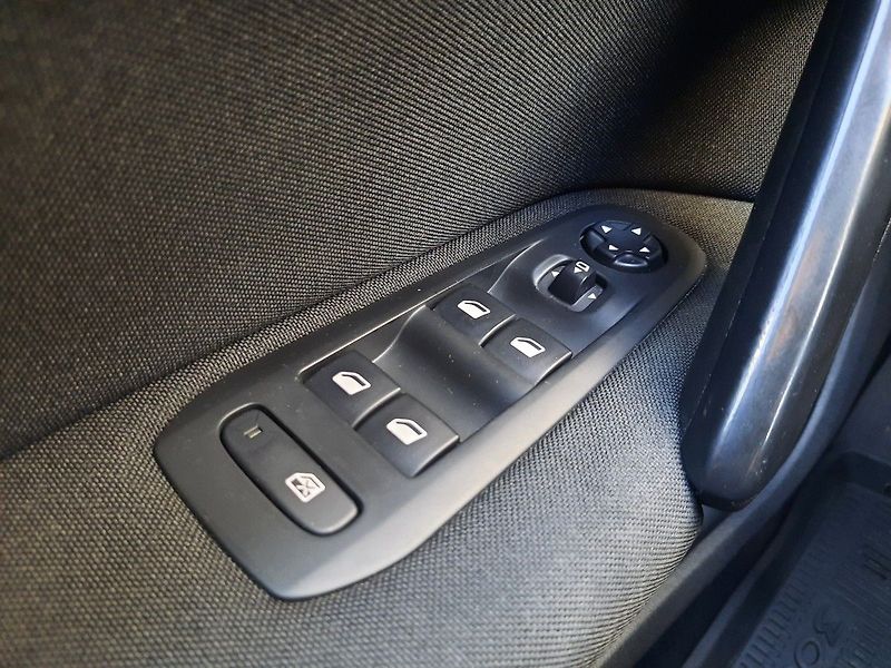 Peugeot 308 SW ACTIVE 1,5 BHDi EAT8 - fotka 25 z 25