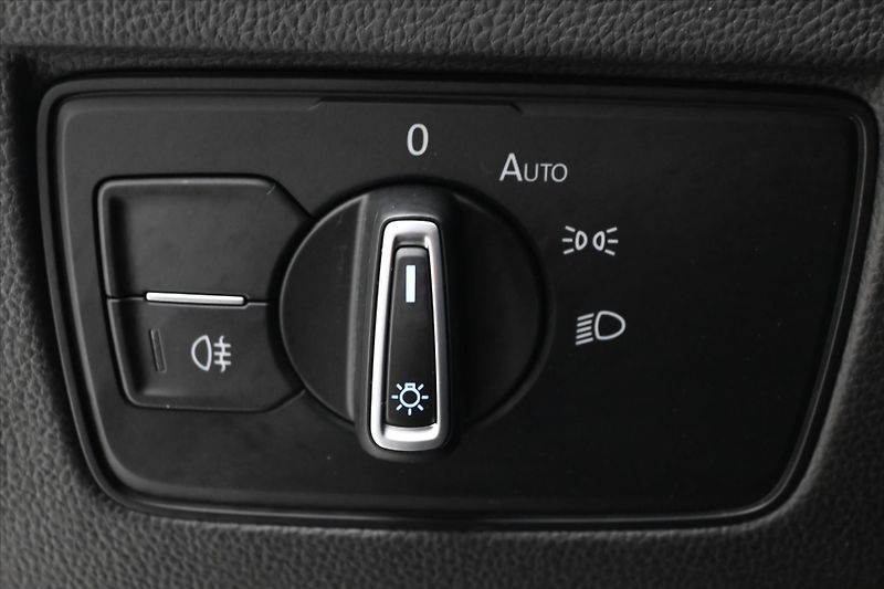 Volkswagen Passat 1,4 TSI GTE 160 kW DSG Highlin - fotka 27 z 32