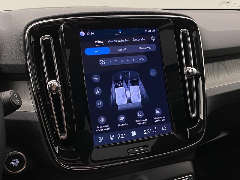Volvo XC40 B4 DARK ULTRA AUT CZ - fotka 40 z 56