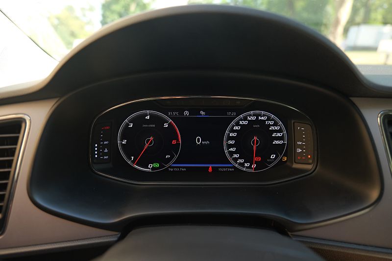 Seat Leon TDI DSG Xcellence Kessy Tažné - fotka 21 z 35