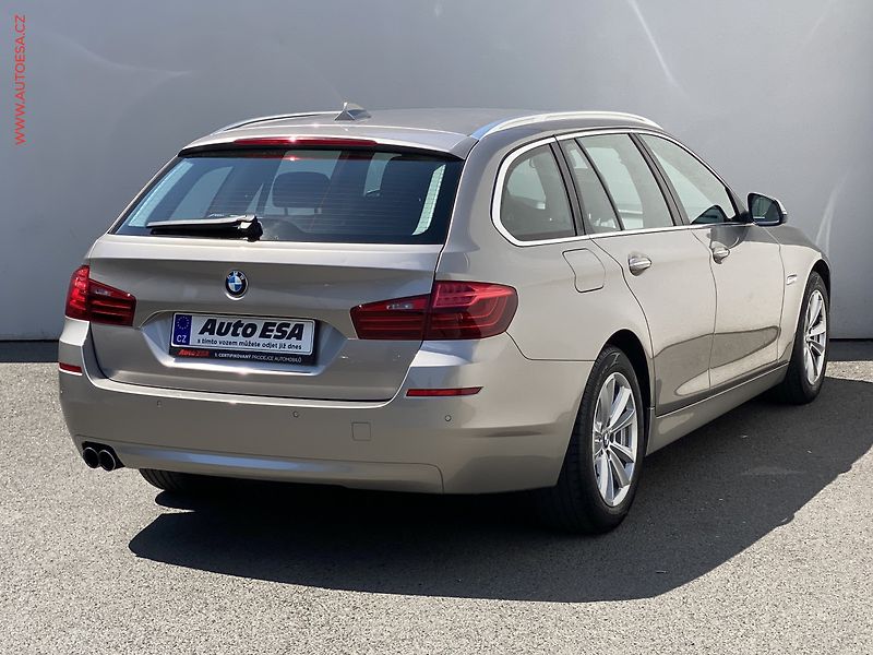 BMW Řada 5 (2016) 2.0d 520d, ČR, LED - fotka 4 z 20