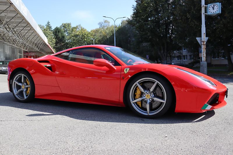 Ferrari 488 (2019) 488 GTB | 1. Majitel | ČR  - fotka 10 z 75