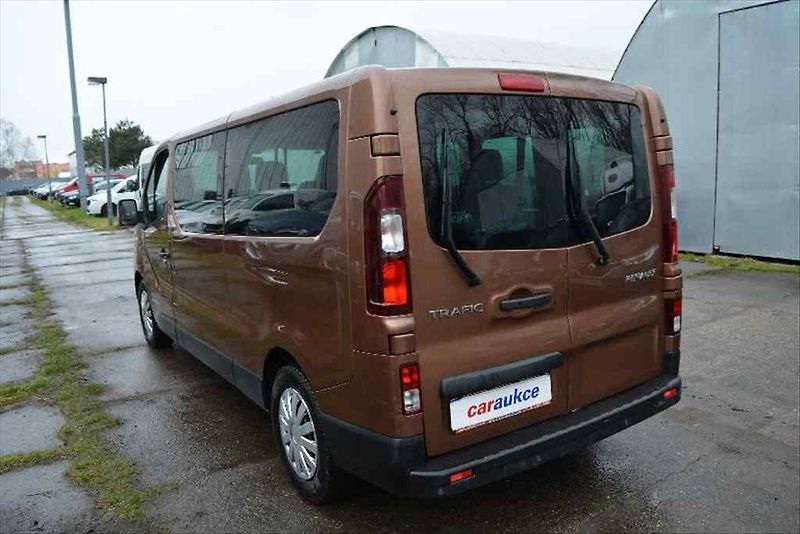 Renault Trafic (2017) PASSENGER 125 DCI ENERGY - fotka 6 z 34