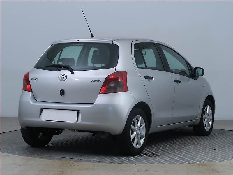 Toyota Yaris (2007) 1.0 VVT-i, Eko.zaplacen - fotka 4 z 13