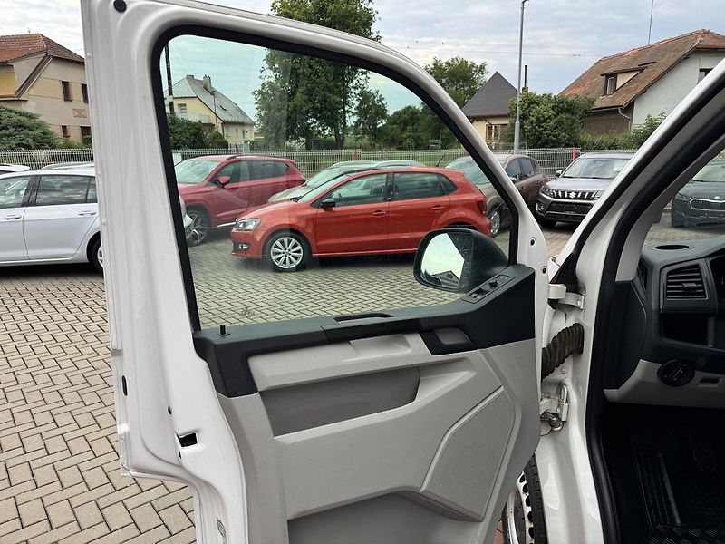 Volkswagen Transporter (2017) 2.0TDi Klima Tempomat Tažné Z - fotka 27 z 44