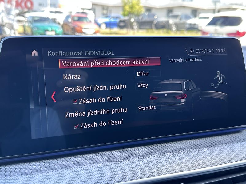 BMW Řada 5 530d xDrive Touring M-Sport - fotka 16 z 28