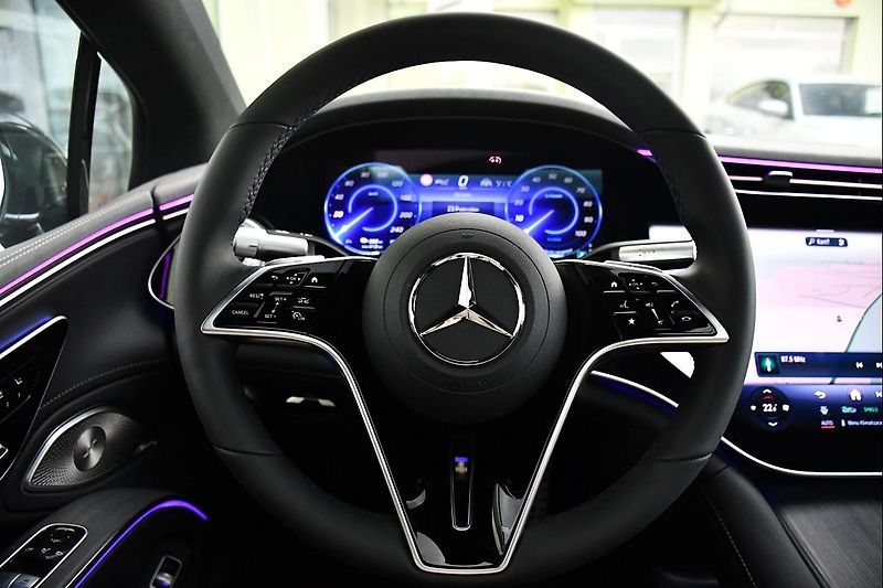 Mercedes-Benz EQS 580 4M AMG HYPERSCREEN 99%SoH - fotka 24 z 46