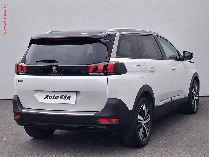Peugeot 5008 (2019) 1.5 HDi 7míst, Allure, AT - fotka 4 z 17