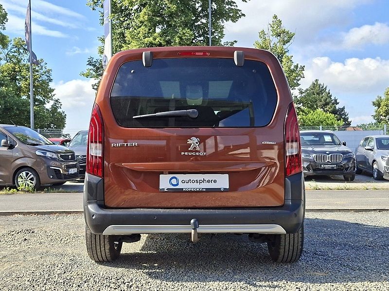 Peugeot Rifter GT LINE 1,5 BHDi 130k EAT8 - fotka 10 z 28