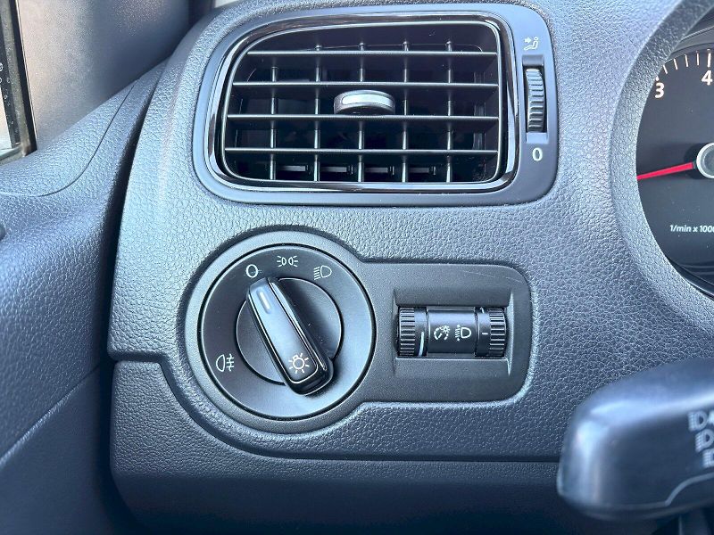 Volkswagen Polo (2011) HTP 44 kW 12V Trendline - fotka 18 z 22