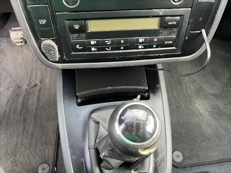 Volkswagen Sharan 1,9 TDi ROZVODY TAŽNÉ STK 4/28 - fotka 15 z 31