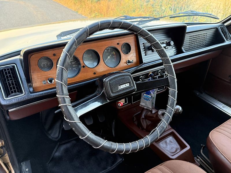 Fiat 132 1800 GLS 5 rychlostí REZERVACE - fotka 13 z 17