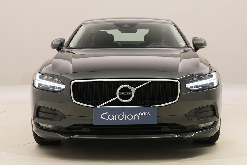 Volvo S90 D4 MOMENTUM AUT REZERVACE - fotka 15 z 43