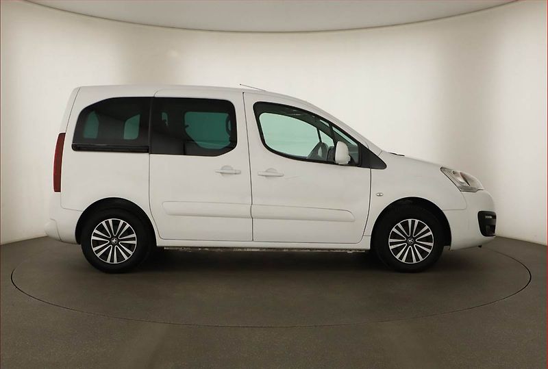 Peugeot Partner (2018) Active 1.6 BlueHDi, 5Míst, ČR - fotka 6 z 10