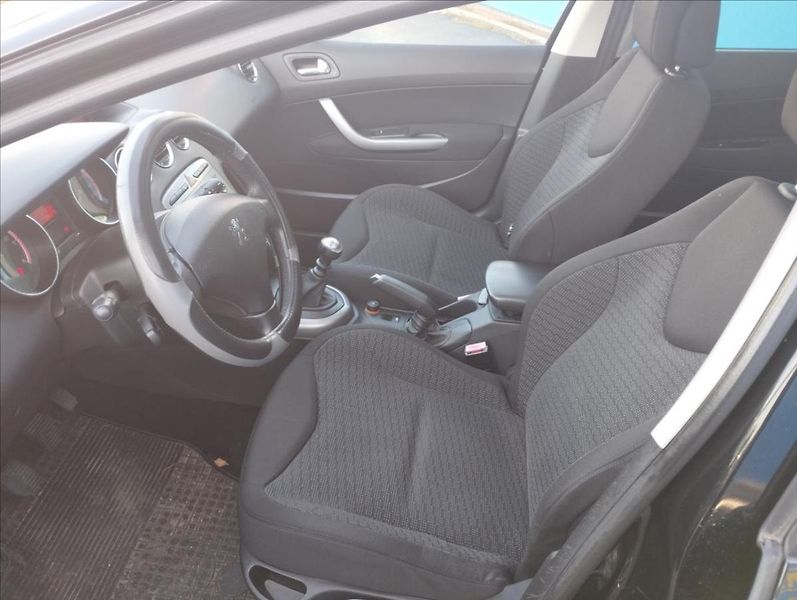 Peugeot 308 1,6 HDi 80KW SW - fotka 7 z 18