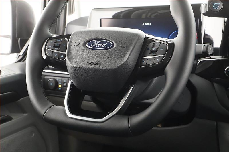 Ford Tourneo Custom (2026) 2.0 EcoBlue - fotka 8 z 24