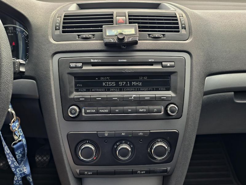 Škoda Octavia 1.4 TSi 90kW, KLIMA, ČR - fotka 13 z 19