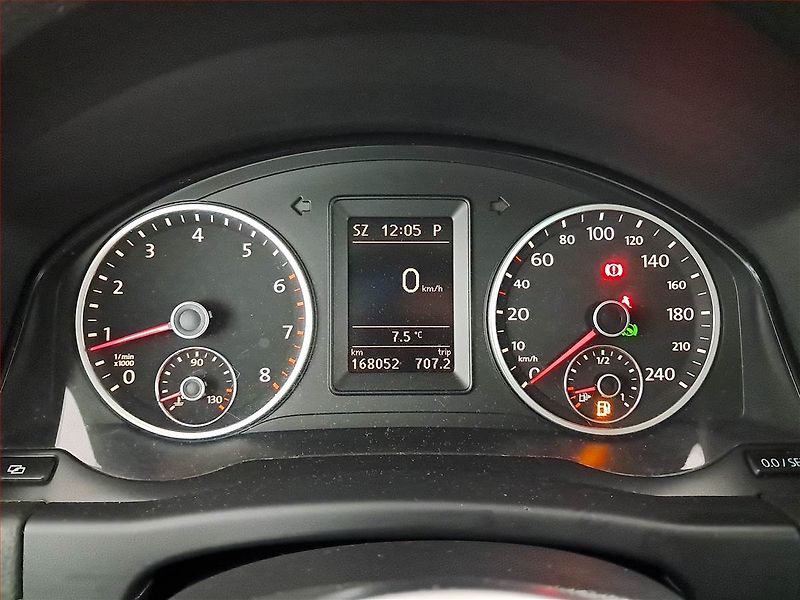 Volkswagen Tiguan (2011) R-Line 2.0 TSI, 4X4, Automat - fotka 11 z 22