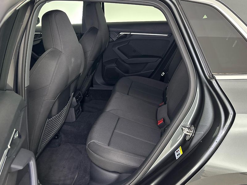 Audi A3 S-Line Sportback - fotka 8 z 30