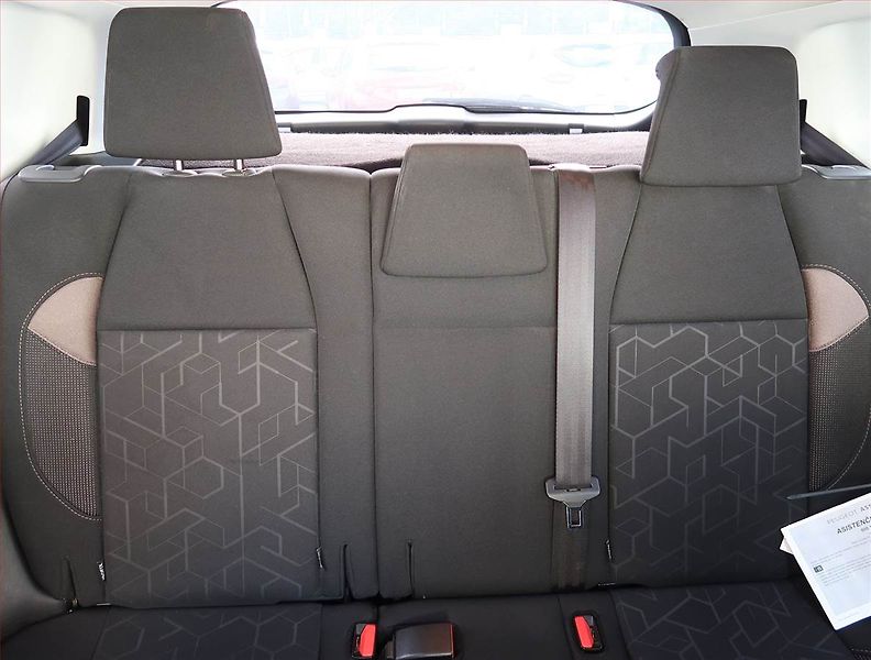Peugeot 2008 (2016) 1.2 PureTech, Serv.kniha - fotka 10 z 20