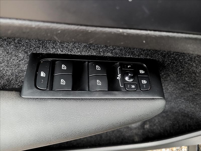 Volvo XC40 T5 Recharge,Inscription,Led - fotka 35 z 48
